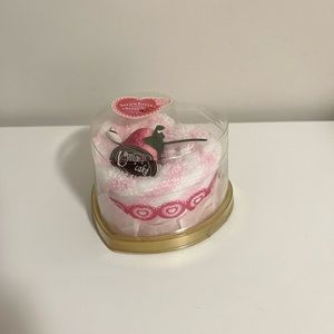 Decorative cake towel